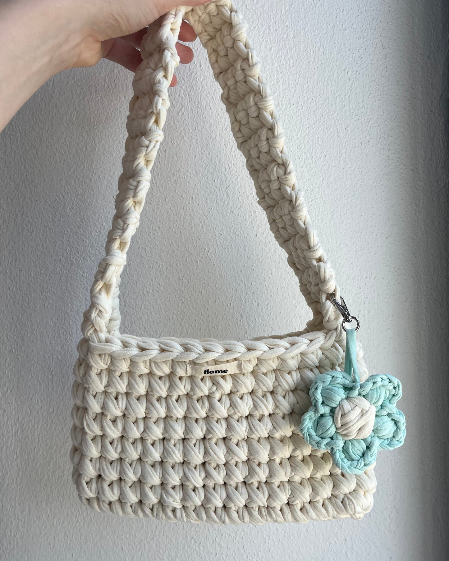 Háčkovaná cloud bag S